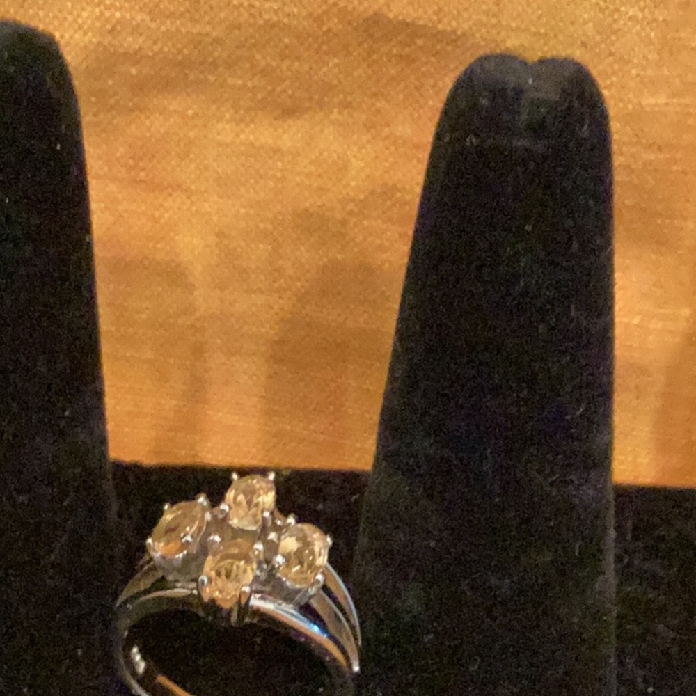 Four citrine stone ring